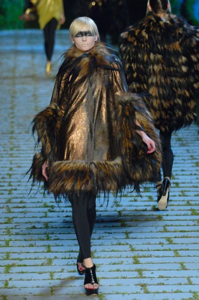 Look 25